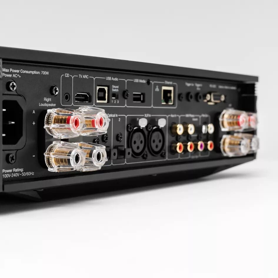 Cambridge_Audio_Evo_Detail_12_1x1_3.jpg